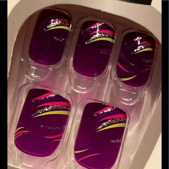 ImPress Short Length Plum Nails Tabloid Bizz x 3 - Picture 2 of 2